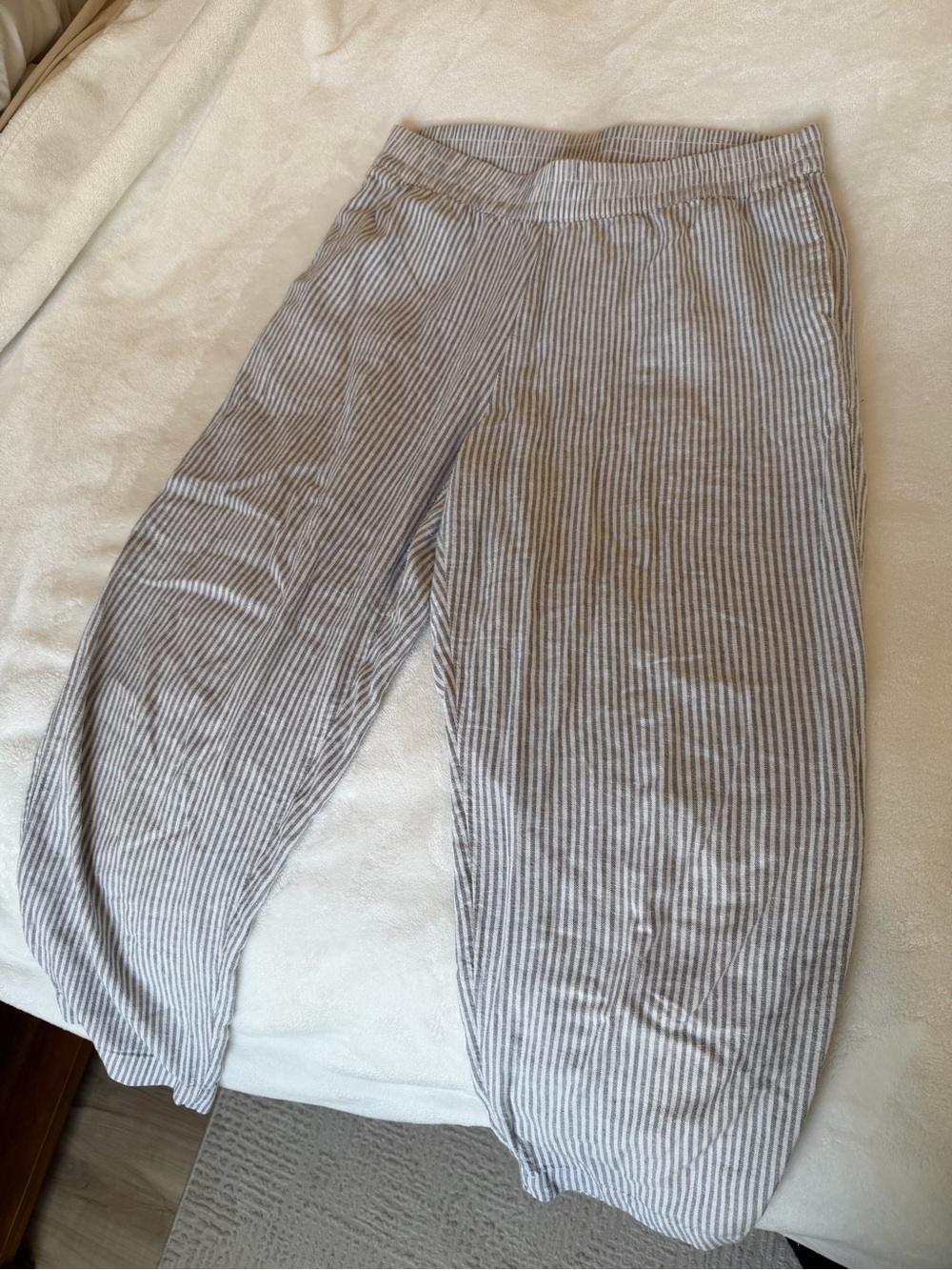 Old Navy Gray & White Striped Wide-Leg Lounge Pants